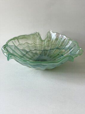 Vtg Hand Blown Iridescent Swirl Art Glass Clam Shell Ruffled Bowl Green Large